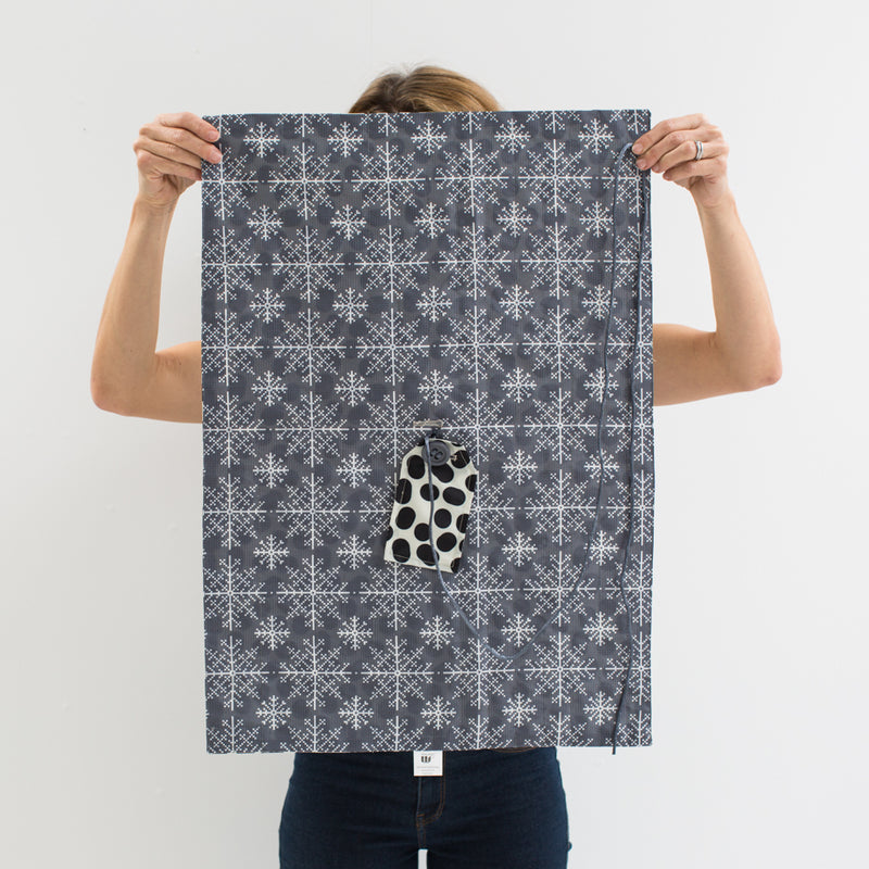 Wrag Wrap Reusable Reversible Crackle Wrap: Spots & Flakes